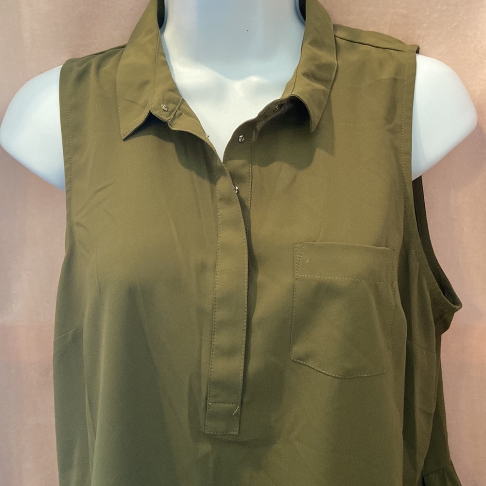 AEO American Eagle Outfitters Collared Button Down Peplum Blouse Olive Medium - Picture 2 of 4